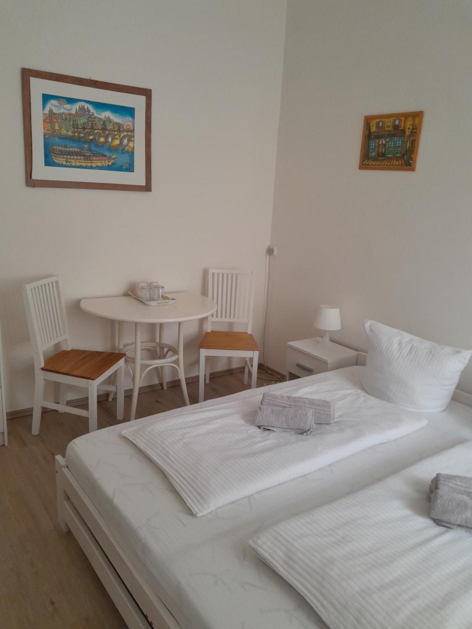 Lubert Apartmany S.R.O Praga Quarto foto